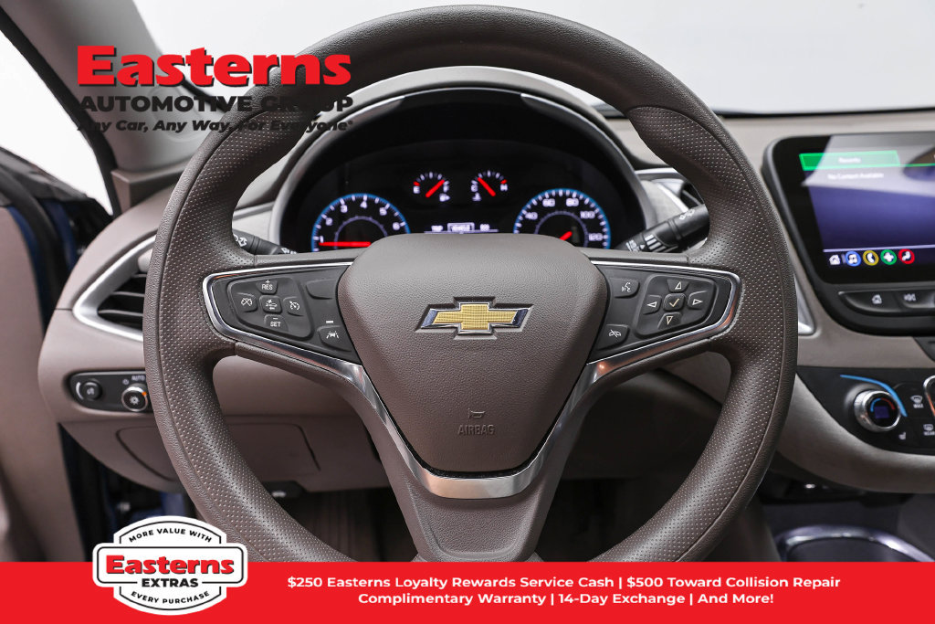 Used 2025 Chevrolet Malibu LT FWD image 11