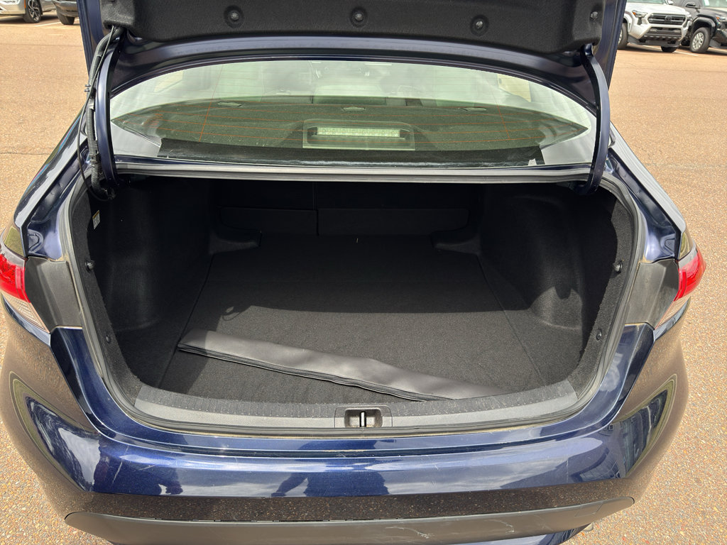 Used 2022 Toyota Corolla LE image 14