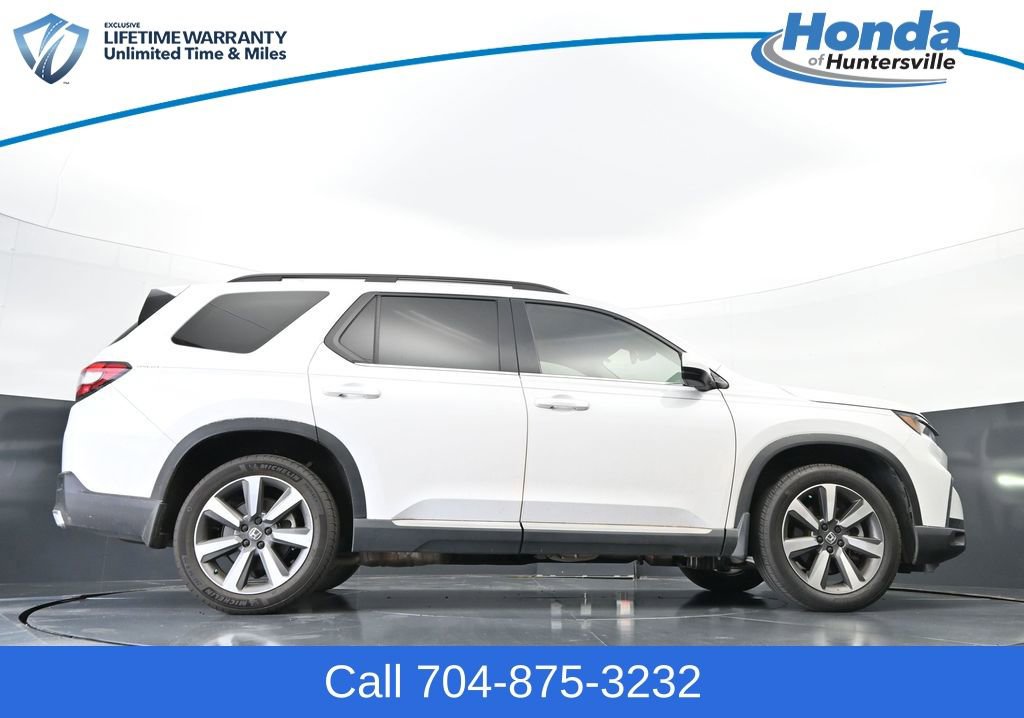 Used 2023 Honda Pilot Touring image 37