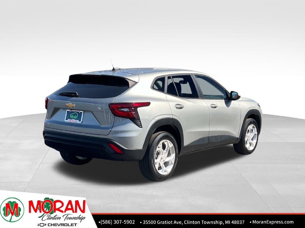 Used 2025 Chevrolet Trax LS w/ LS Convenience Package FWD image 6