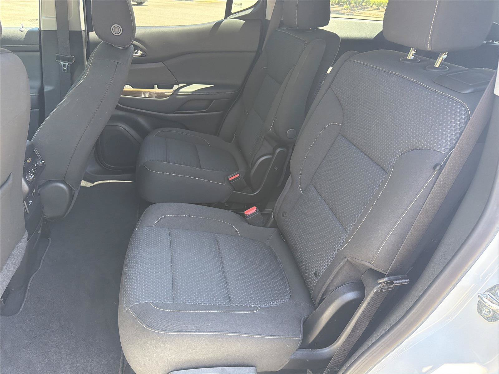 Used 2023 GMC Acadia SLE w/ Driver Convenience Package FWD image 22