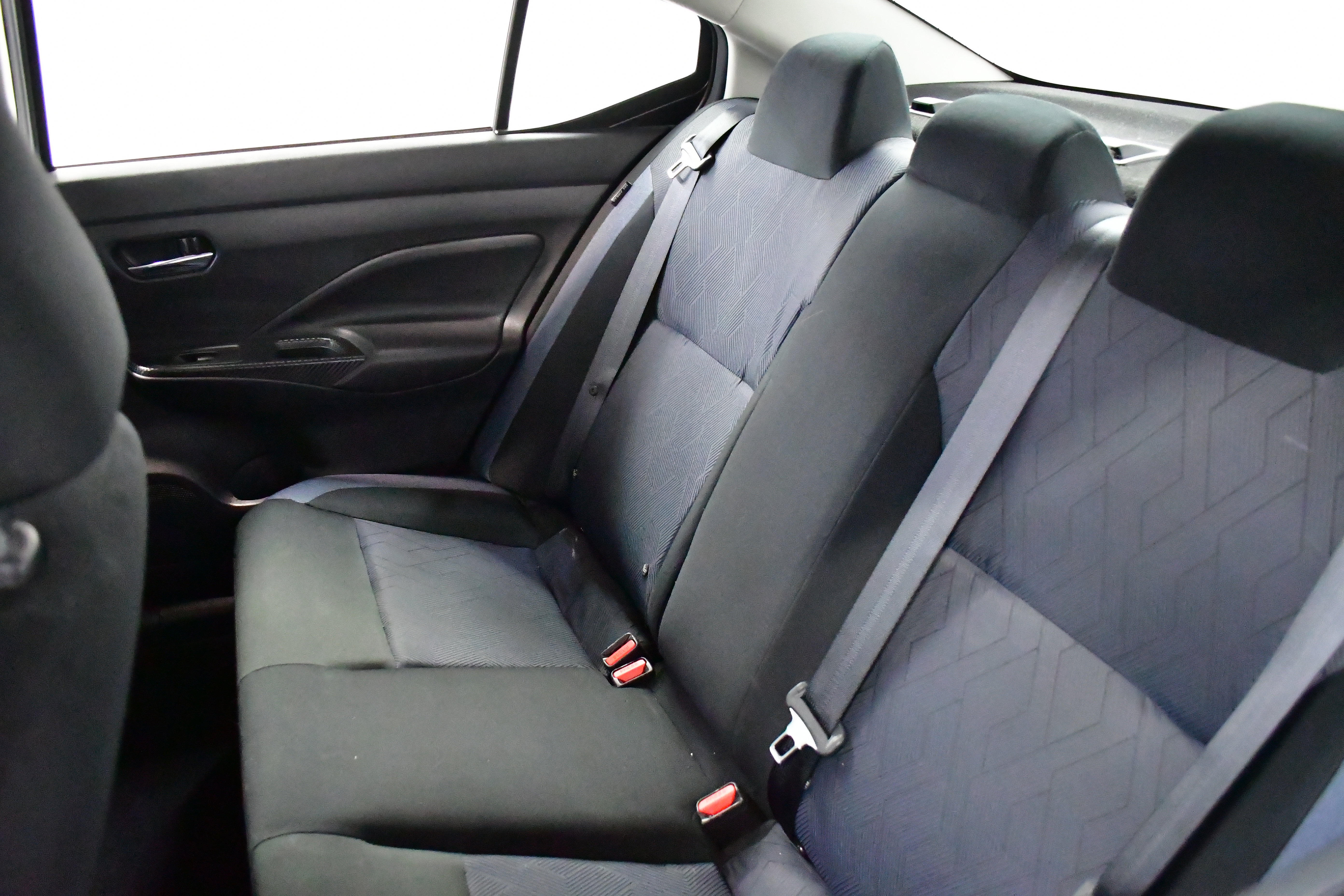 Used 2025 Nissan Versa SV image 10