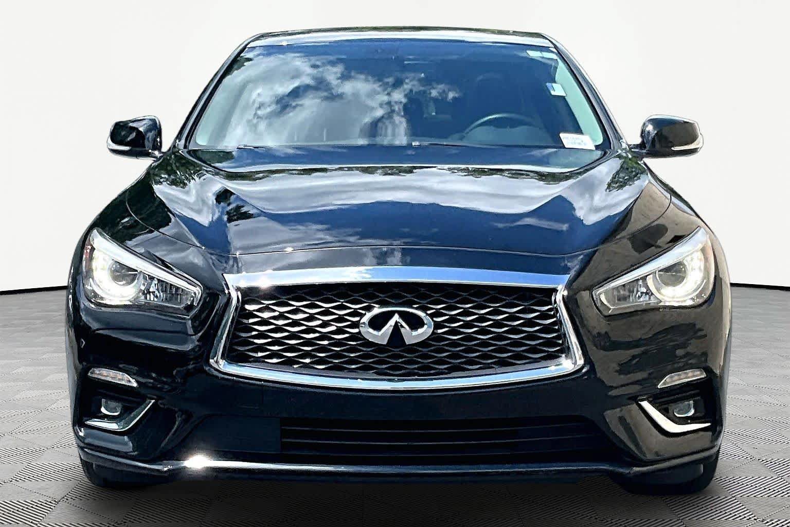 Used 2019 INFINITI Q50 Luxe w/ Essential Package (3.0T Luxe) RWD image 4