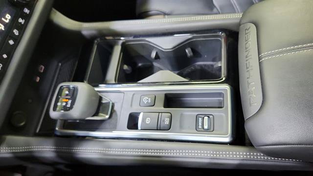 Certified 2025 Nissan Pathfinder Platinum w/ Cargo Package FWD image 16