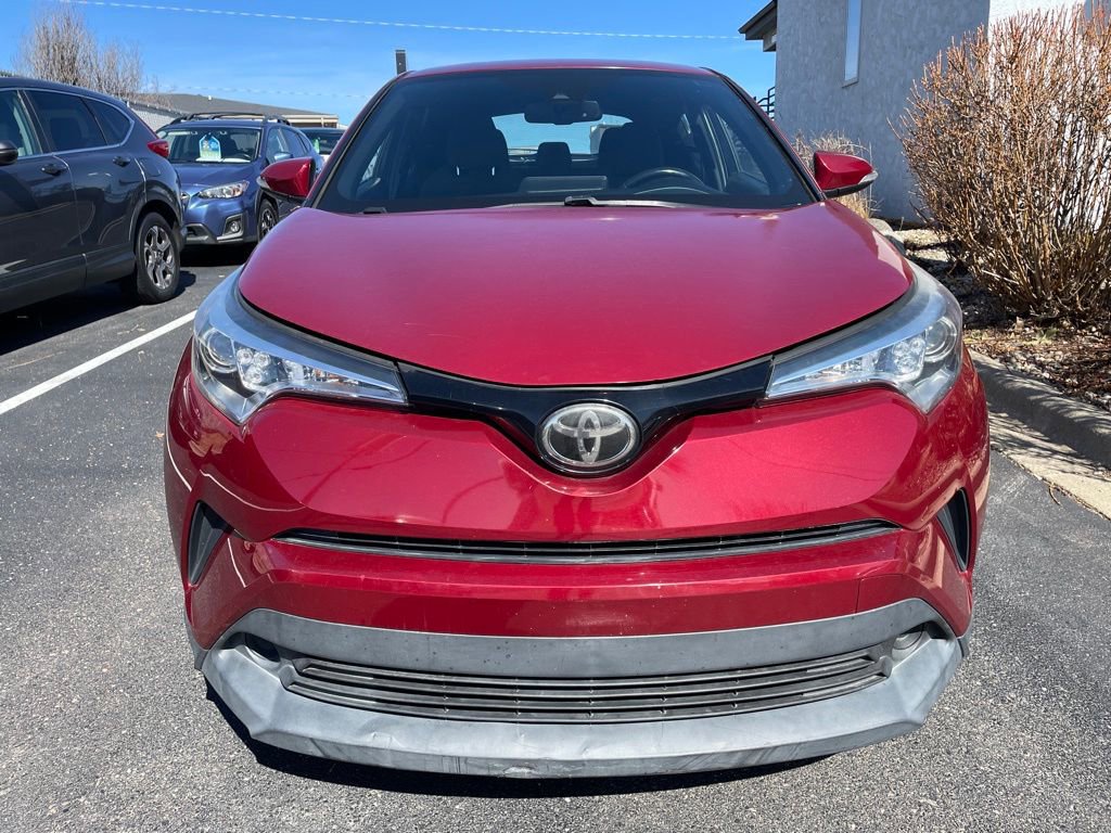 Used 2018 Toyota C-HR XLE image 3