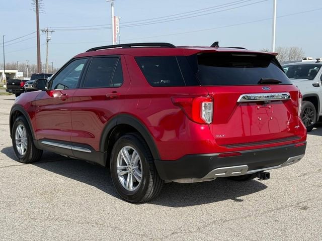 Used 2023 Ford Explorer XLT w/ Equipment Group 202A image 3