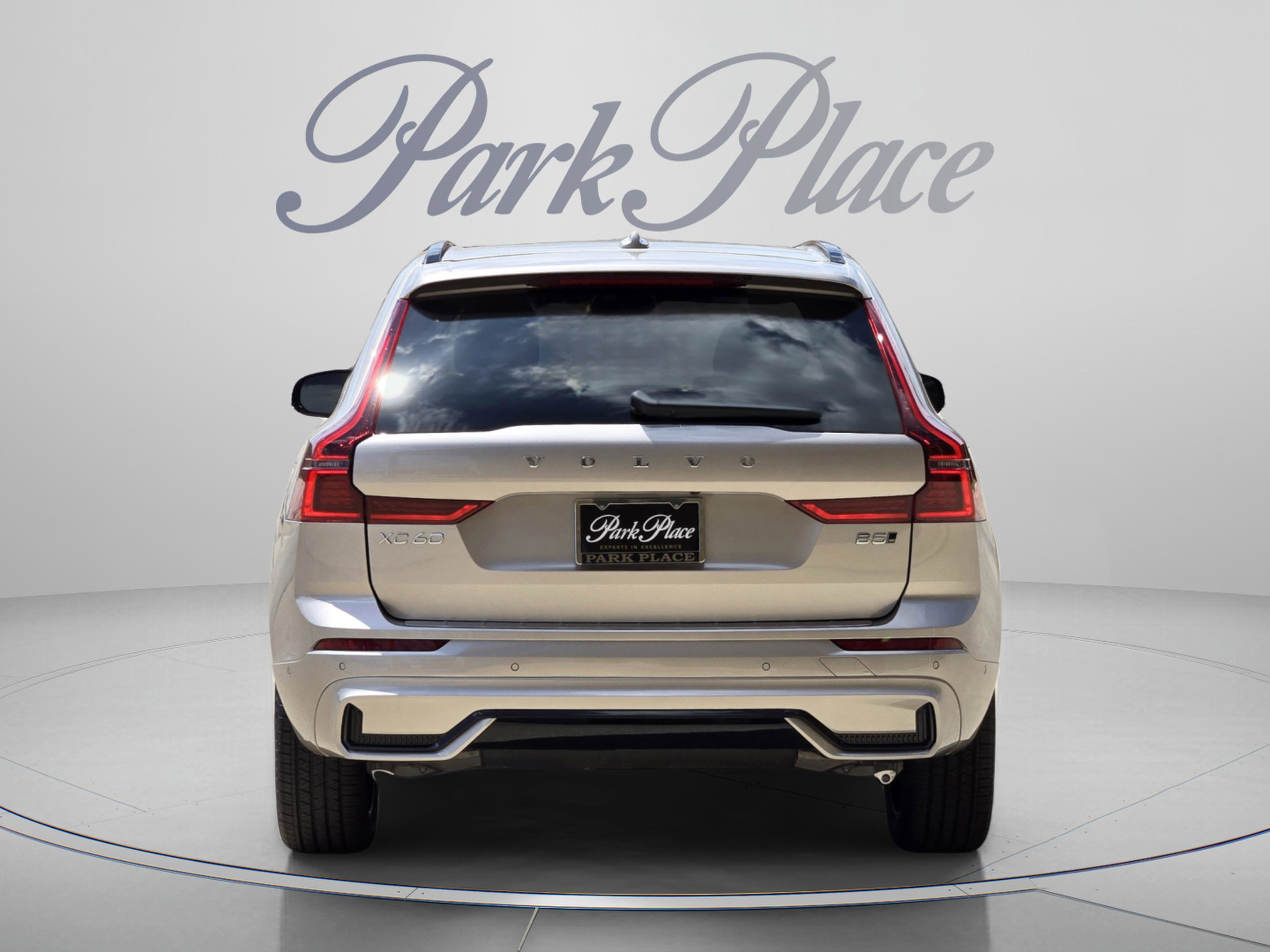New 2026 Volvo XC60 B5 Plus w/ Protection Package Premier AWD/4WD image 4