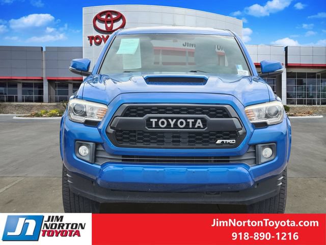 Used 2017 Toyota Tacoma TRD Sport w/ Tow Package RWD video 2