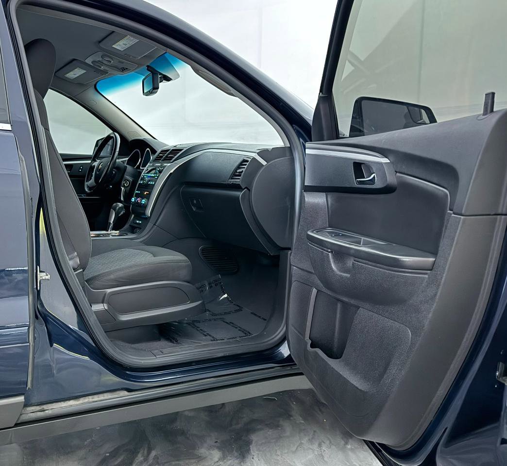 Used 2010 Chevrolet Traverse LT w/ Personal Connectivity Package FWD image 24