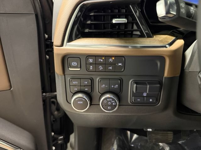 Used 2025 Chevrolet Tahoe High Country w/ Sun And Tow Package AWD/4WD image 21