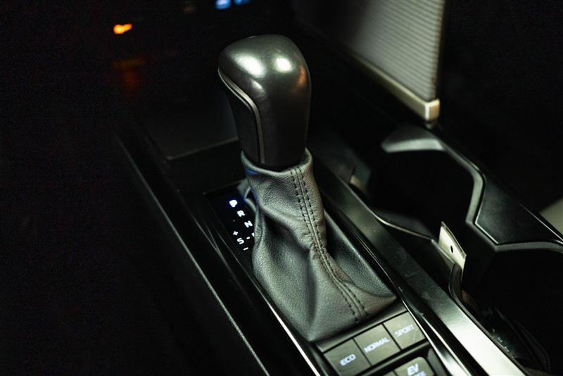 Used 2025 Toyota Camry SE FWD image 18