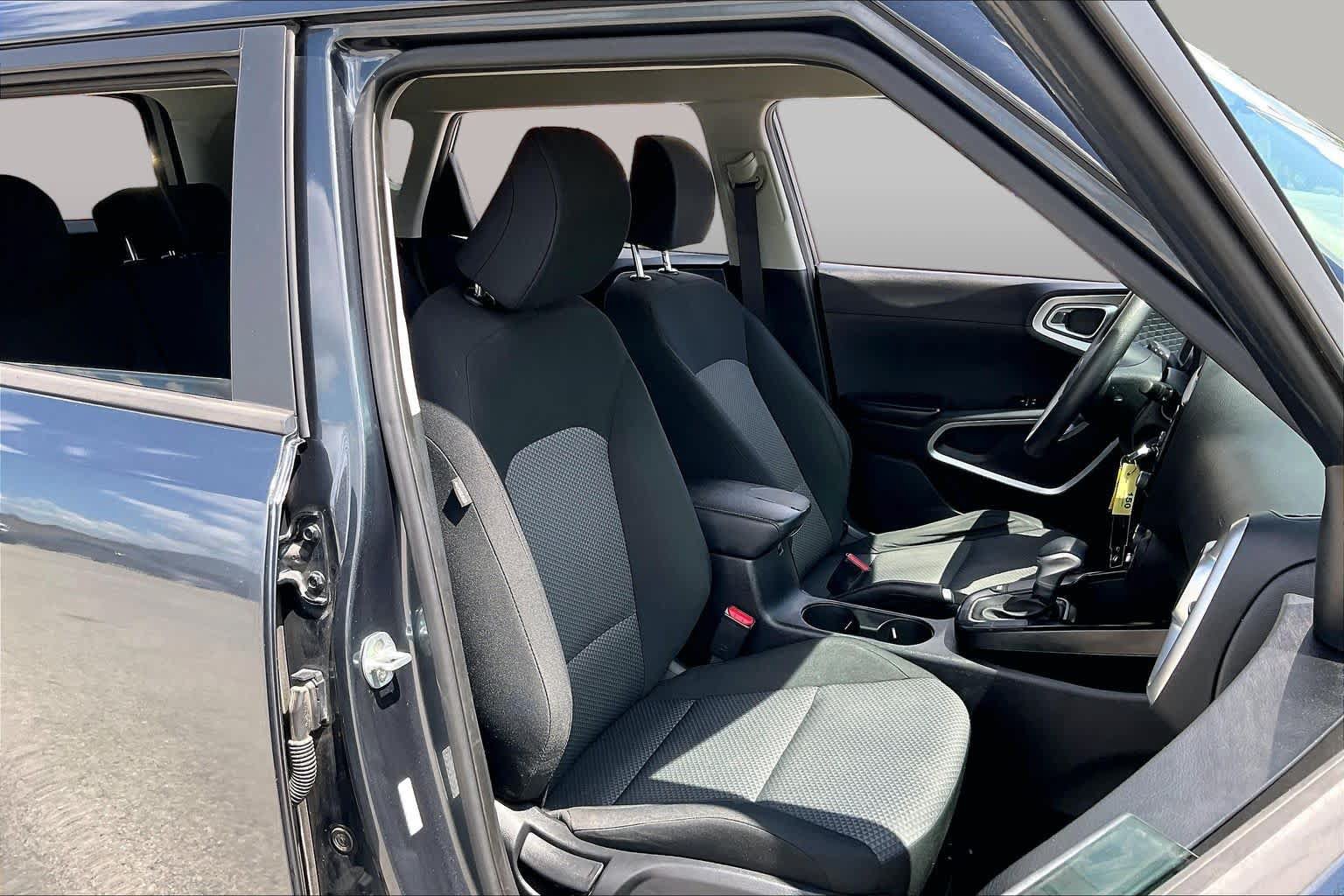 Used 2020 Kia Soul LX FWD image 8