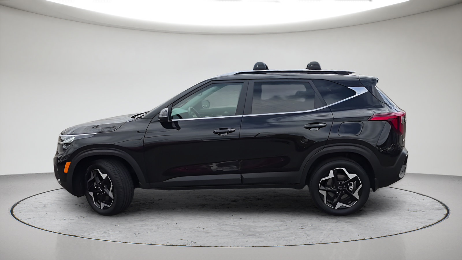 Used 2025 Kia Seltos EX w/ EX Sunroof Package AWD/4WD image 13