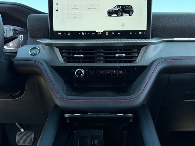 Used 2025 Ford Explorer ST-Line w/ ST-Line Street Pack AWD/4WD image 29