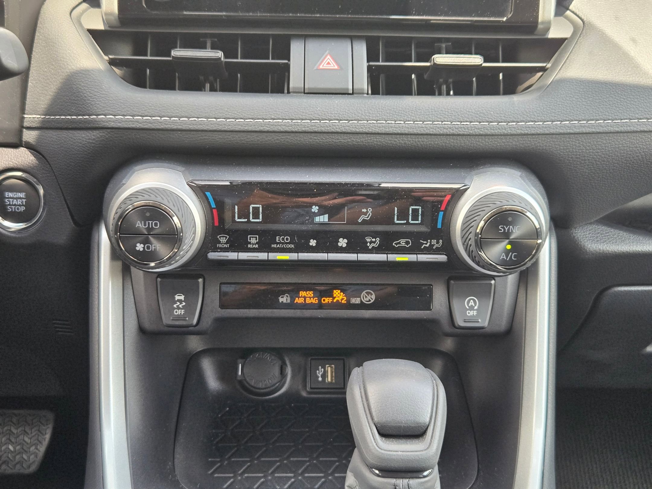 Used 2025 Toyota RAV4 XLE w/ Convenience Package FWD image 19
