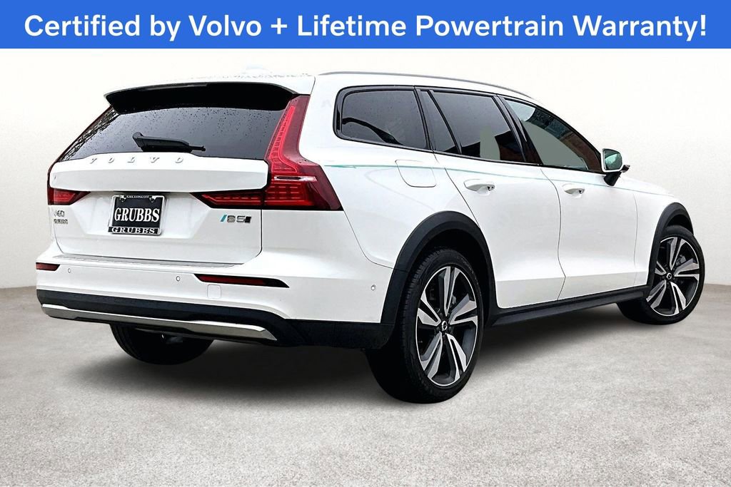 Used 2023 Volvo V60 B5 Cross Country Plus w/ Protection Package Premier image 2