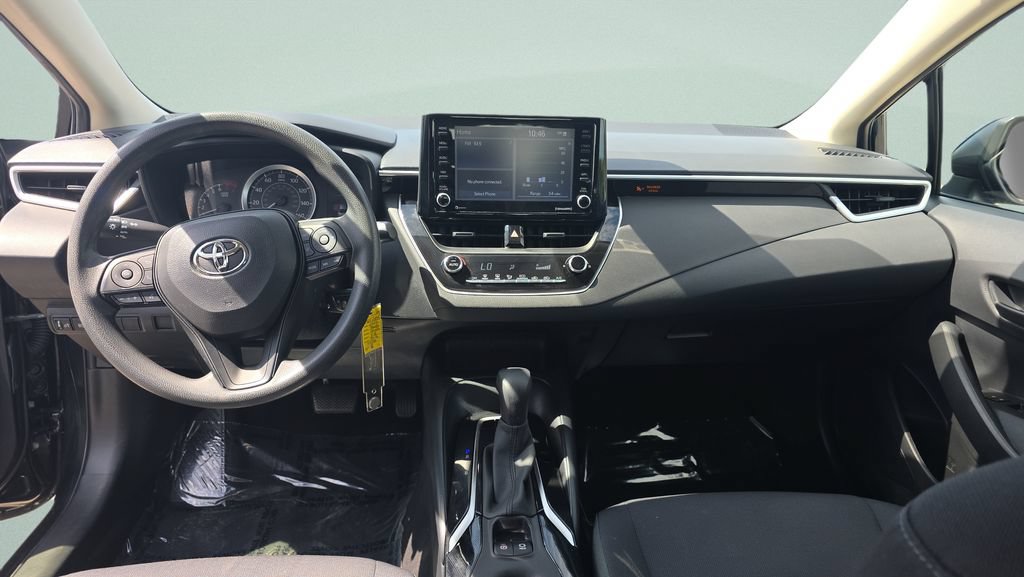 Used 2022 Toyota Corolla LE FWD image 11