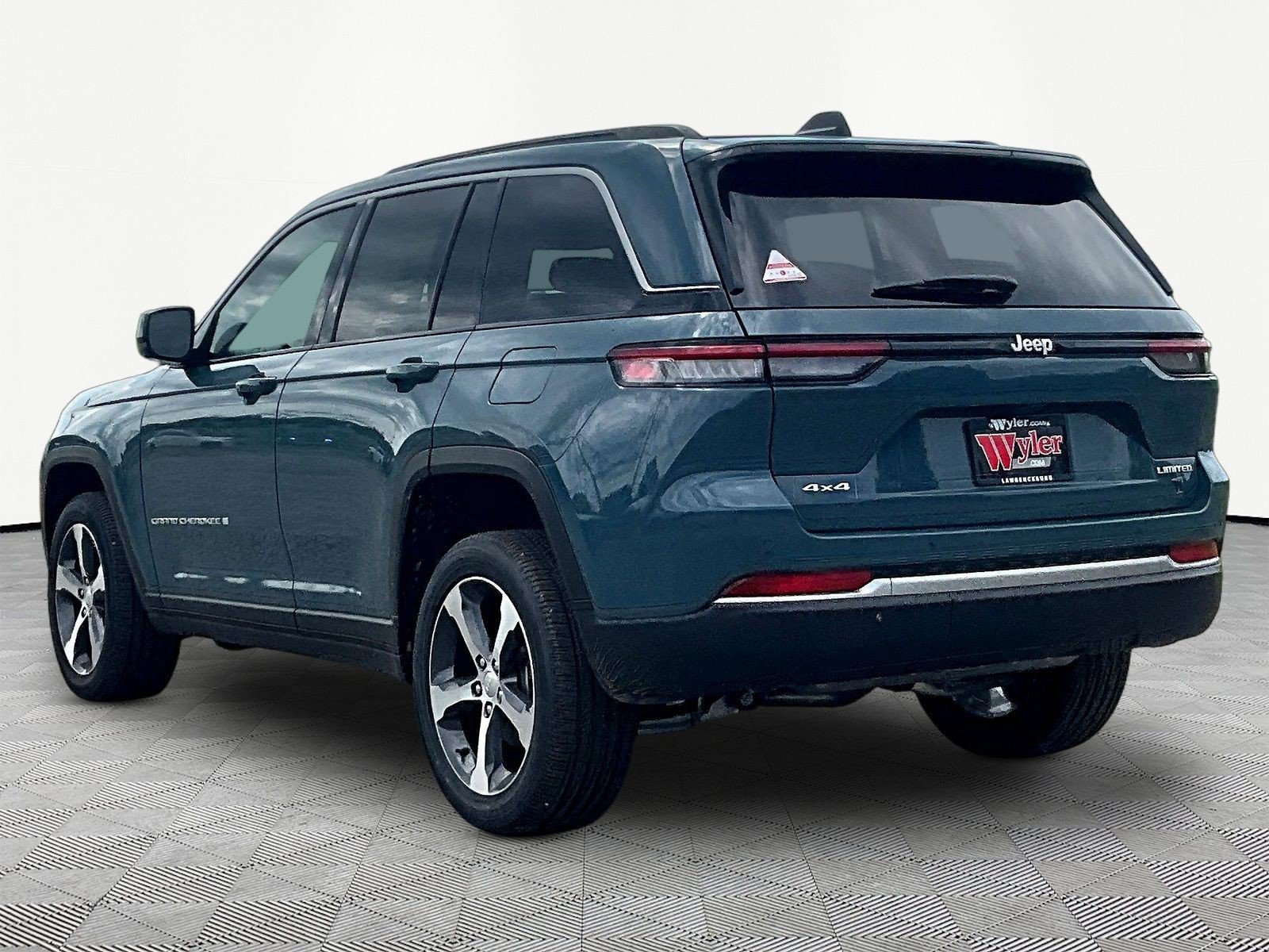 New 2026 Jeep Grand Cherokee Limited AWD/4WD image 4