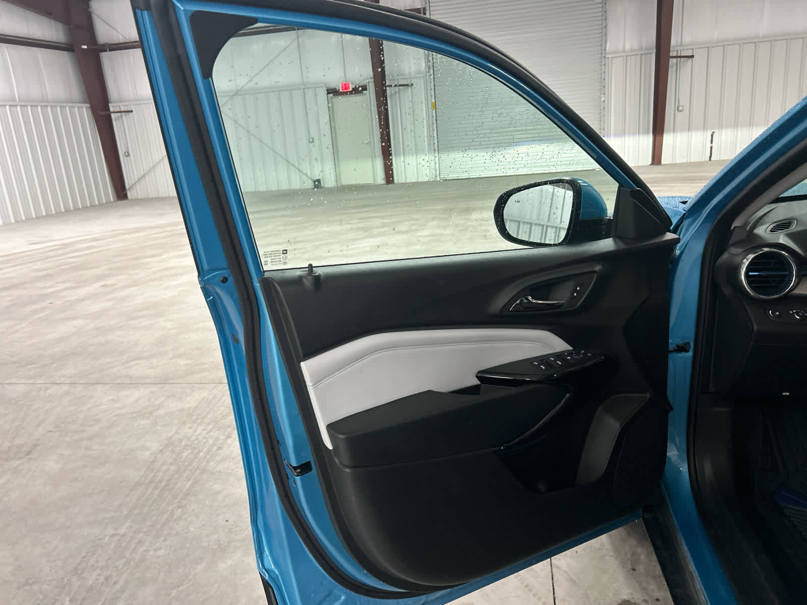 Used 2025 Chevrolet Trax LT w/ Driver Confidence Package image 13