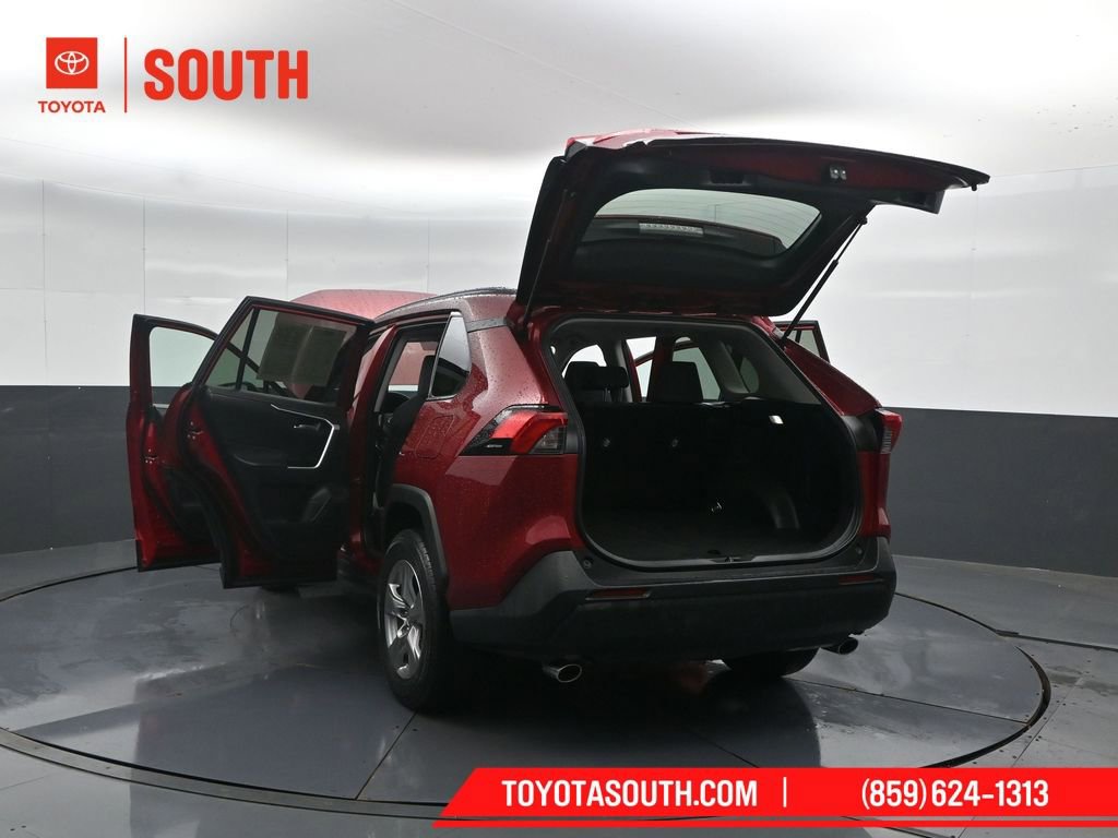 Used 2025 Toyota RAV4 XLE image 53