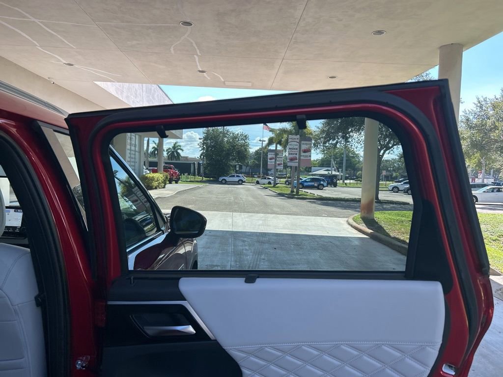 New 2025 Mitsubishi Outlander SEL image 35