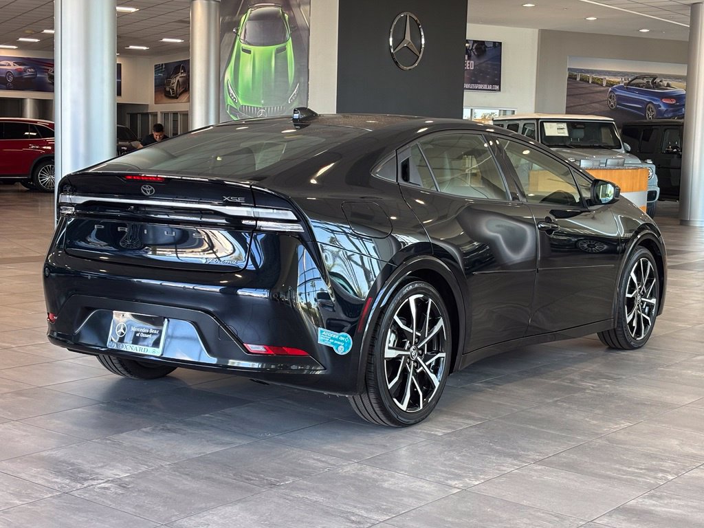 Used 2024 Toyota Prius Prime FWD image 3