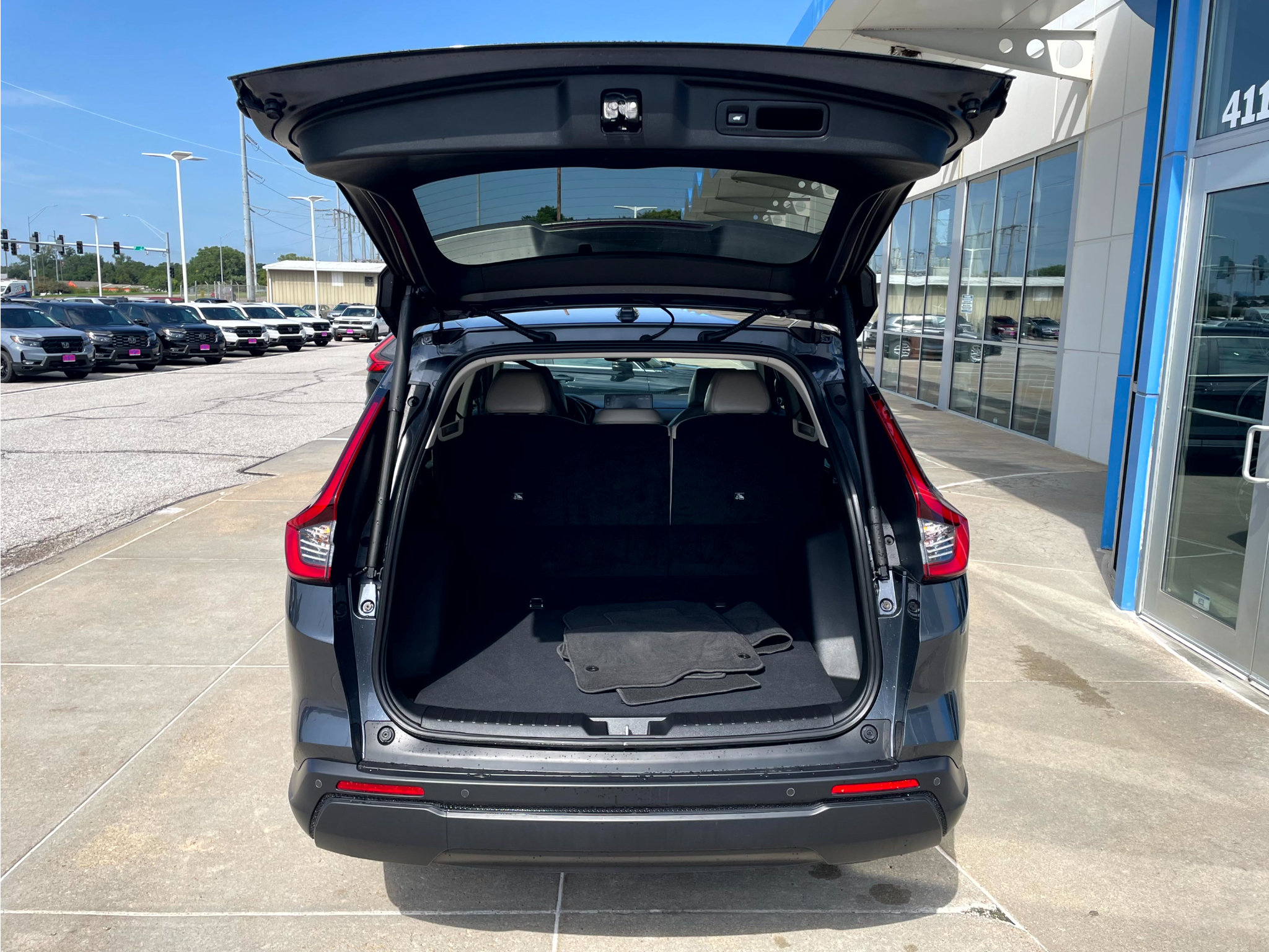 Used 2025 Honda CR-V EX-L image 9