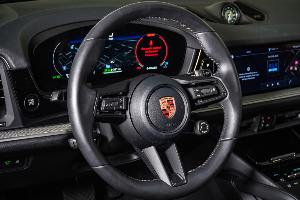 Certified 2026 Porsche Cayenne E-Hybrid AWD/4WD image 18