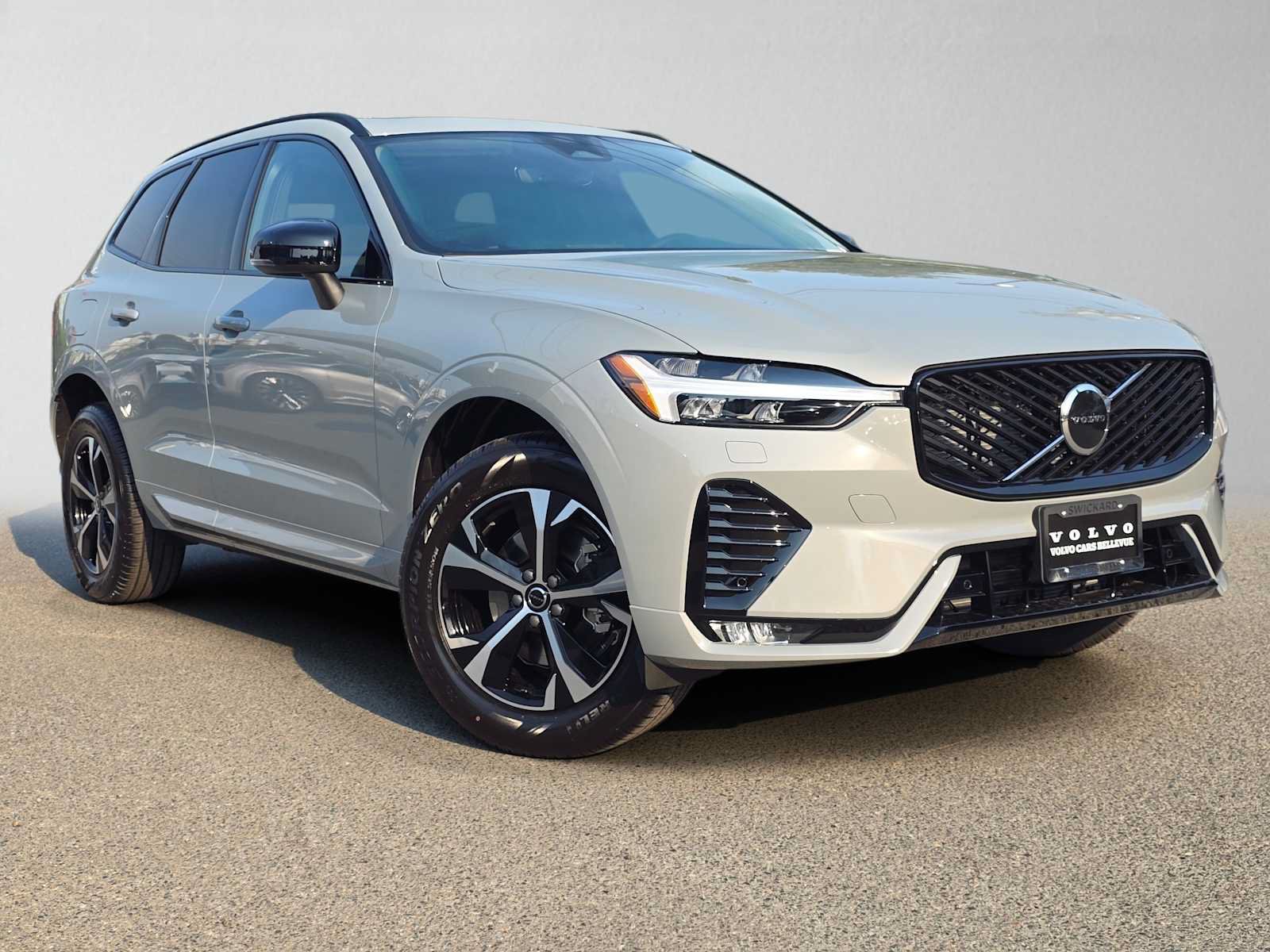 New 2027 Volvo XC60 B5 Core