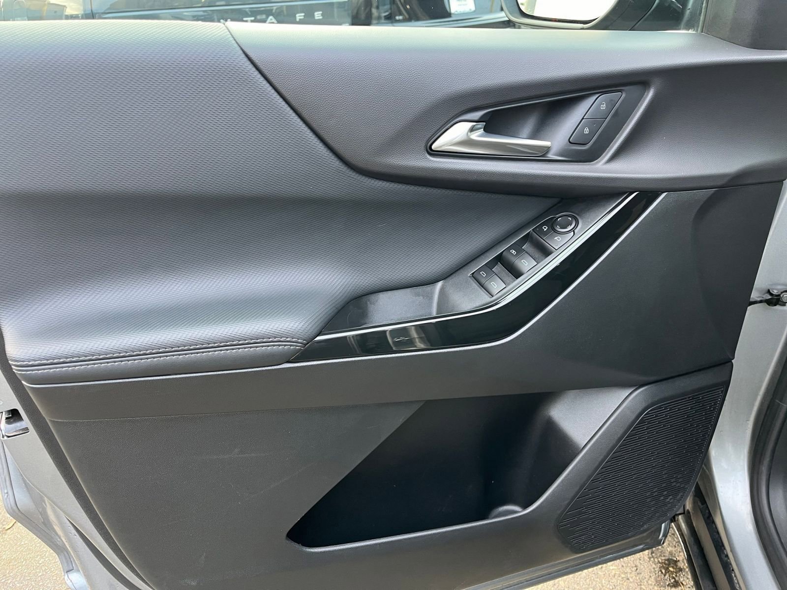 Used 2025 Chevrolet Equinox LT image 20