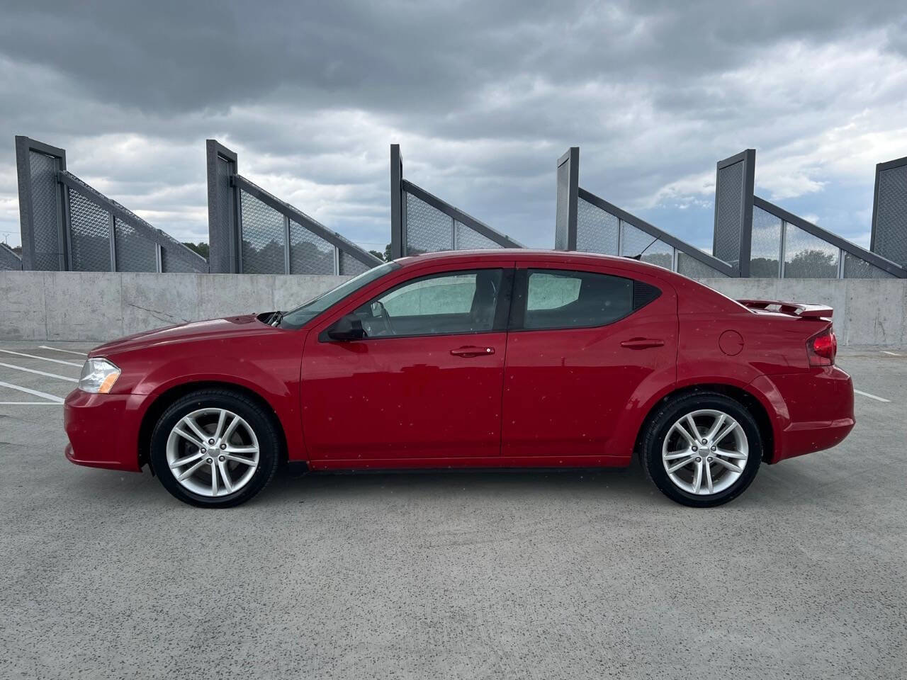 Used 2013 Dodge Avenger SE FWD image 8