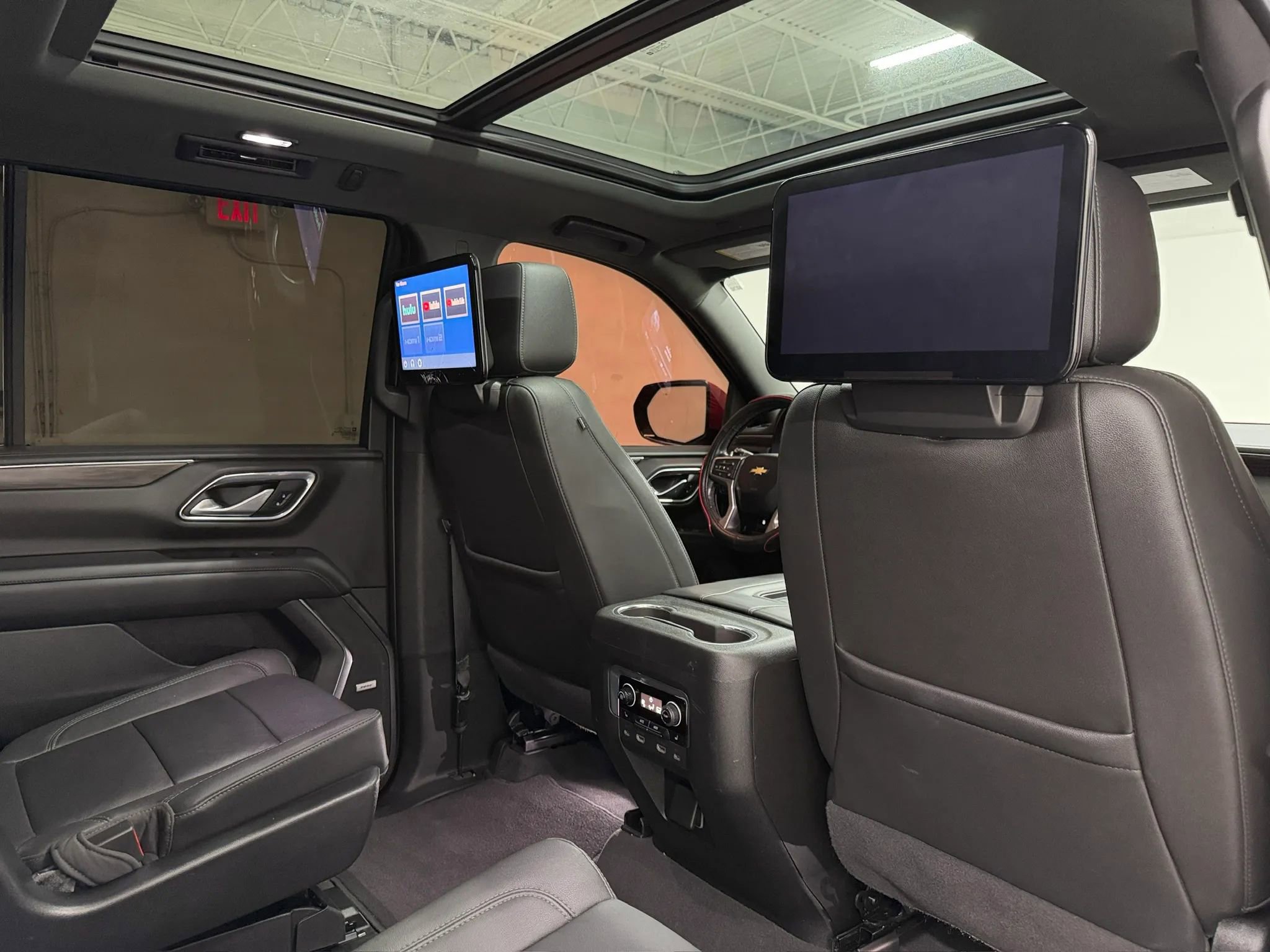Used 2022 Chevrolet Tahoe LT w/ LT Signature Package RWD image 13