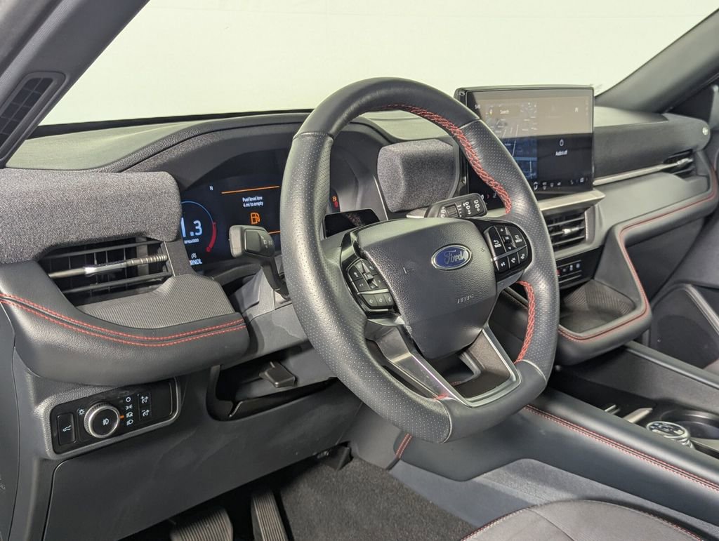 Used 2025 Ford Explorer ST-Line w/ ST-Line Street Pack AWD/4WD image 11
