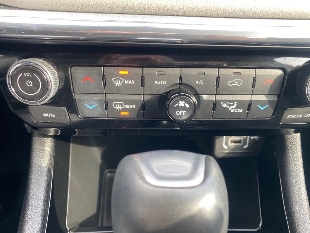 Used 2022 Jeep Compass Limited image 16