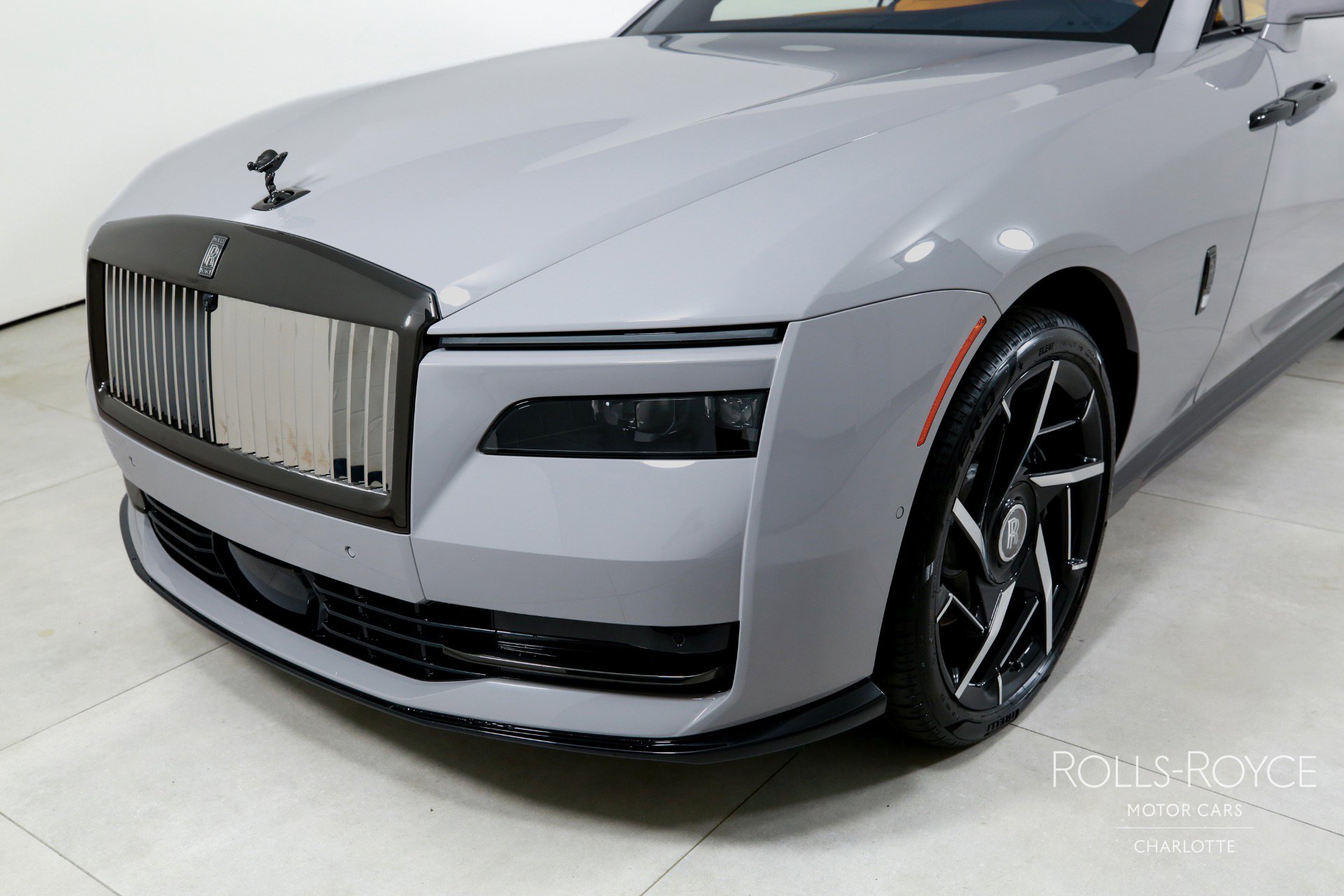 New 2025 Rolls-Royce Spectre Black Badge w/ Spectre Enhancement Package image 37