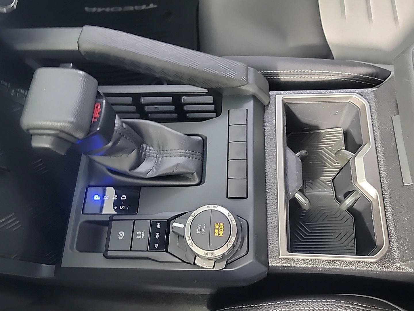 Used 2025 Toyota Tacoma TRD Sport AWD/4WD image 31