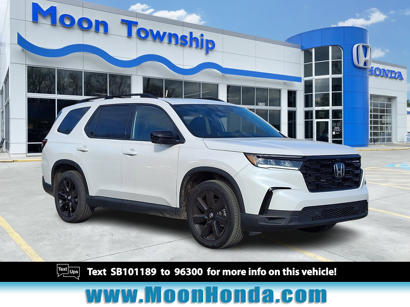 Used 2025 Honda Pilot Black Edition image 1