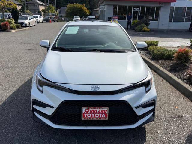 Certified 2025 Toyota Corolla SE w/ SE Premium Package FWD image 5