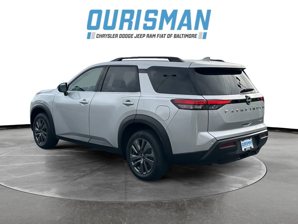 Used 2024 Nissan Pathfinder SV w/ SV Premium Package image 4
