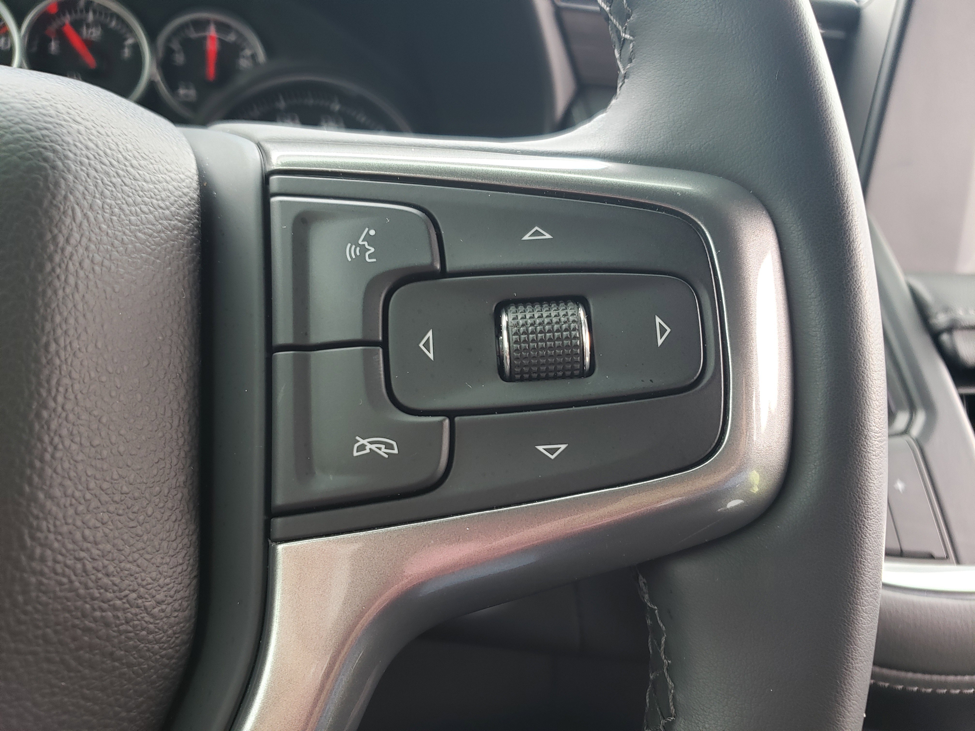 Used 2024 Chevrolet Tahoe LS RWD image 21