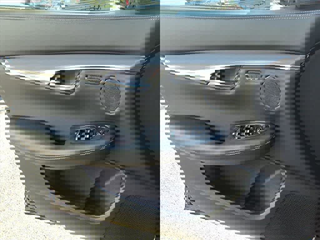 Certified 2023 INFINITI QX50 Luxe image 9