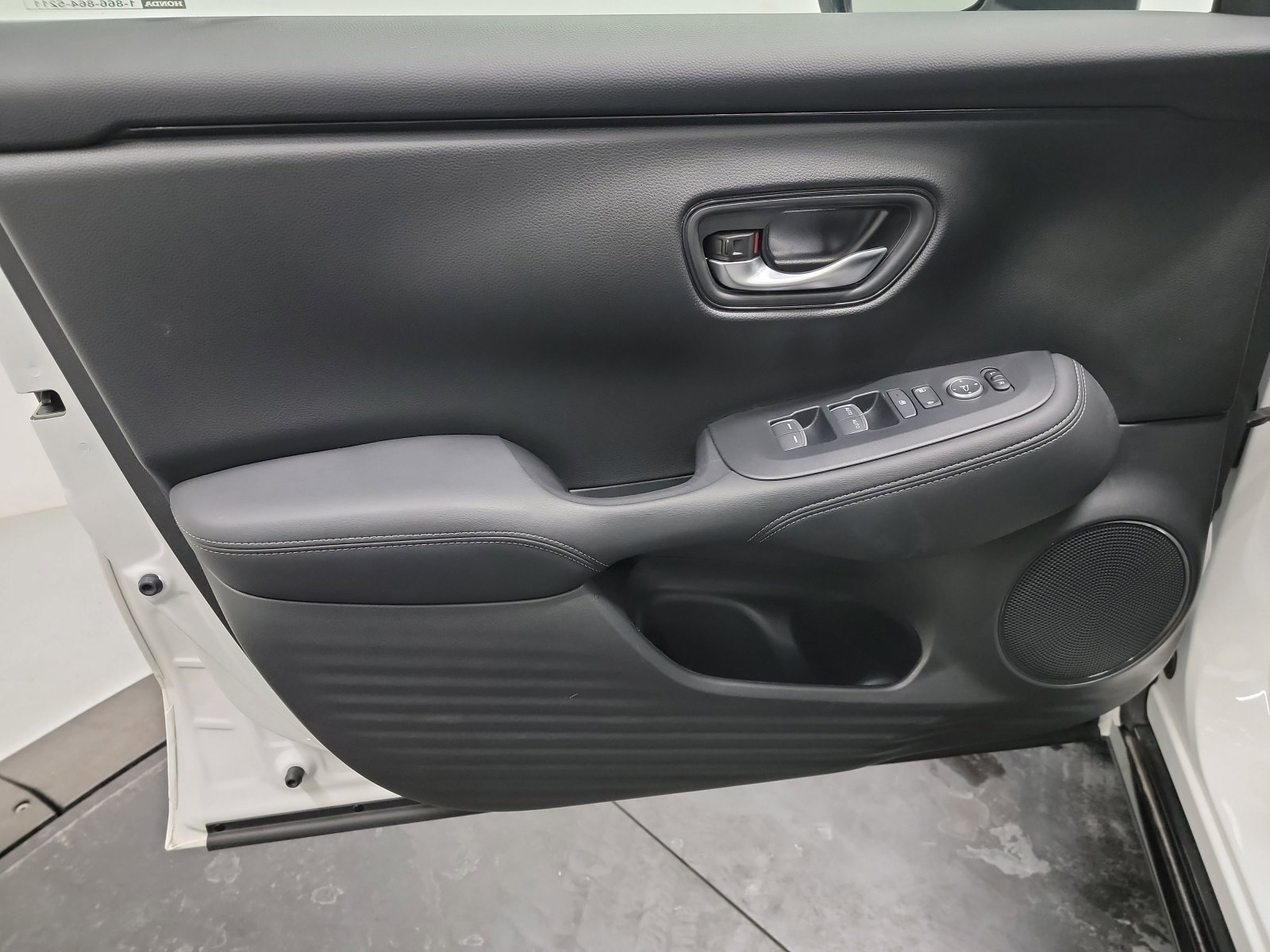 Used 2025 Honda HR-V EX-L image 13