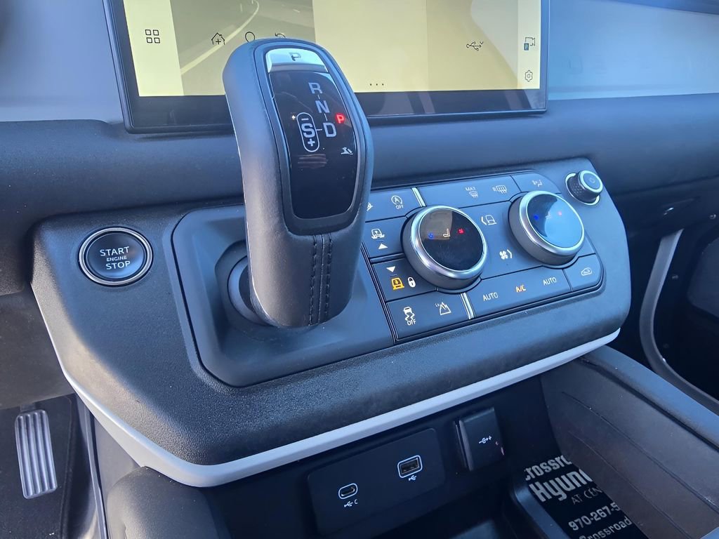 Used 2023 Land Rover Defender 130 X-Dynamic SE image 23