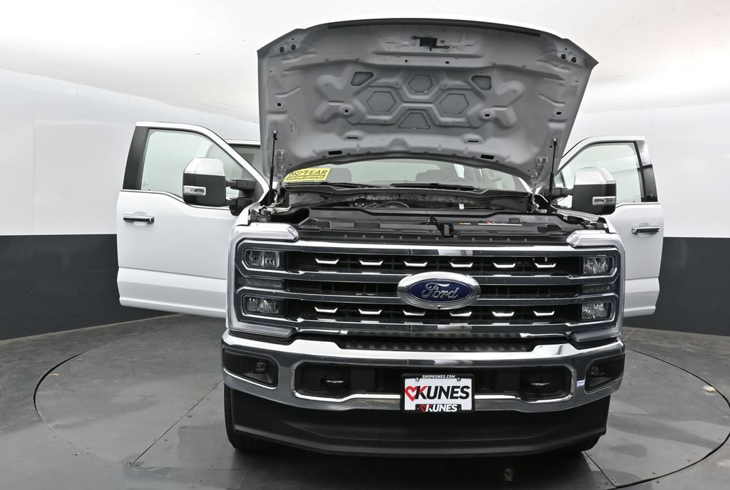 Used 2025 Ford F250 Lariat w/ Chrome Package AWD/4WD image 32