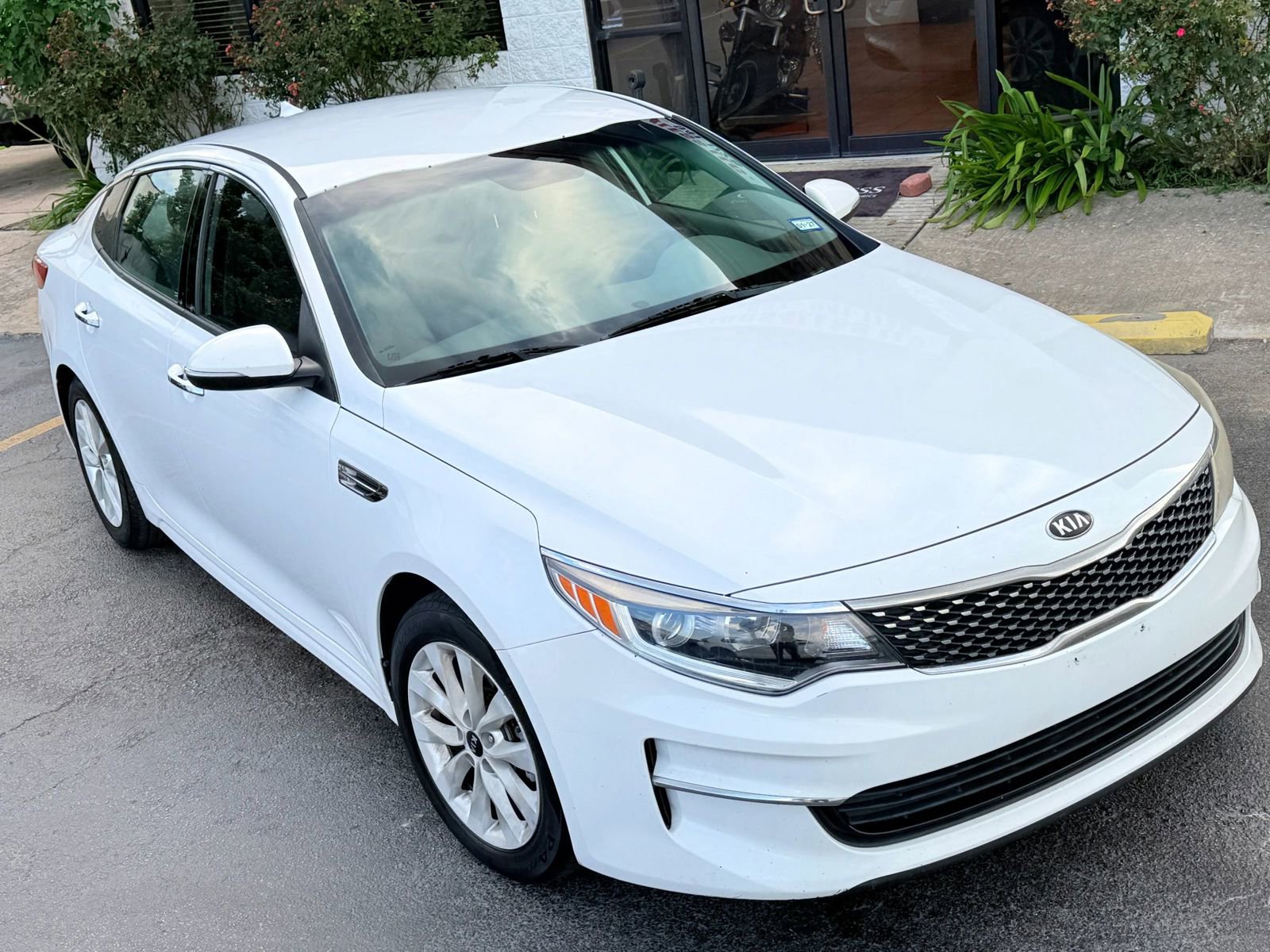 Used 2018 Kia Optima EX FWD image 2