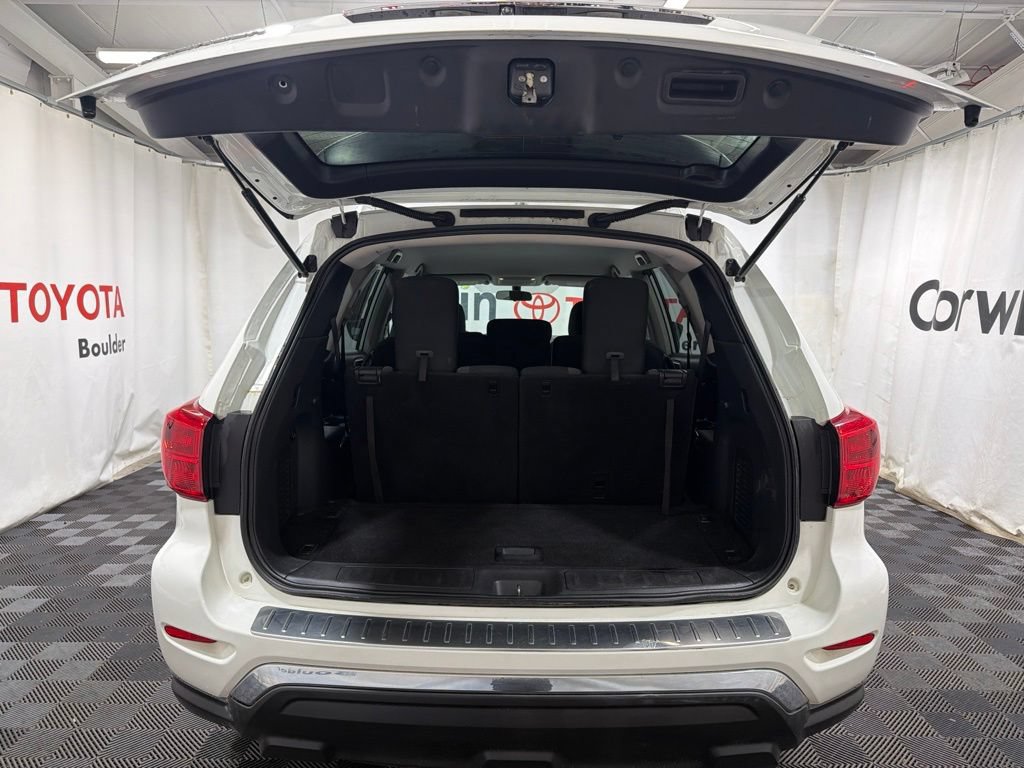 Used 2017 Nissan Pathfinder S AWD/4WD image 16
