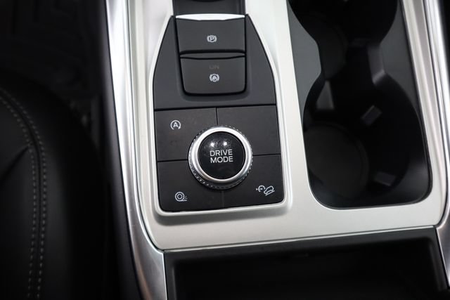 Used 2024 Ford Explorer XLT w/ Equipment Group 202A AWD/4WD image 59