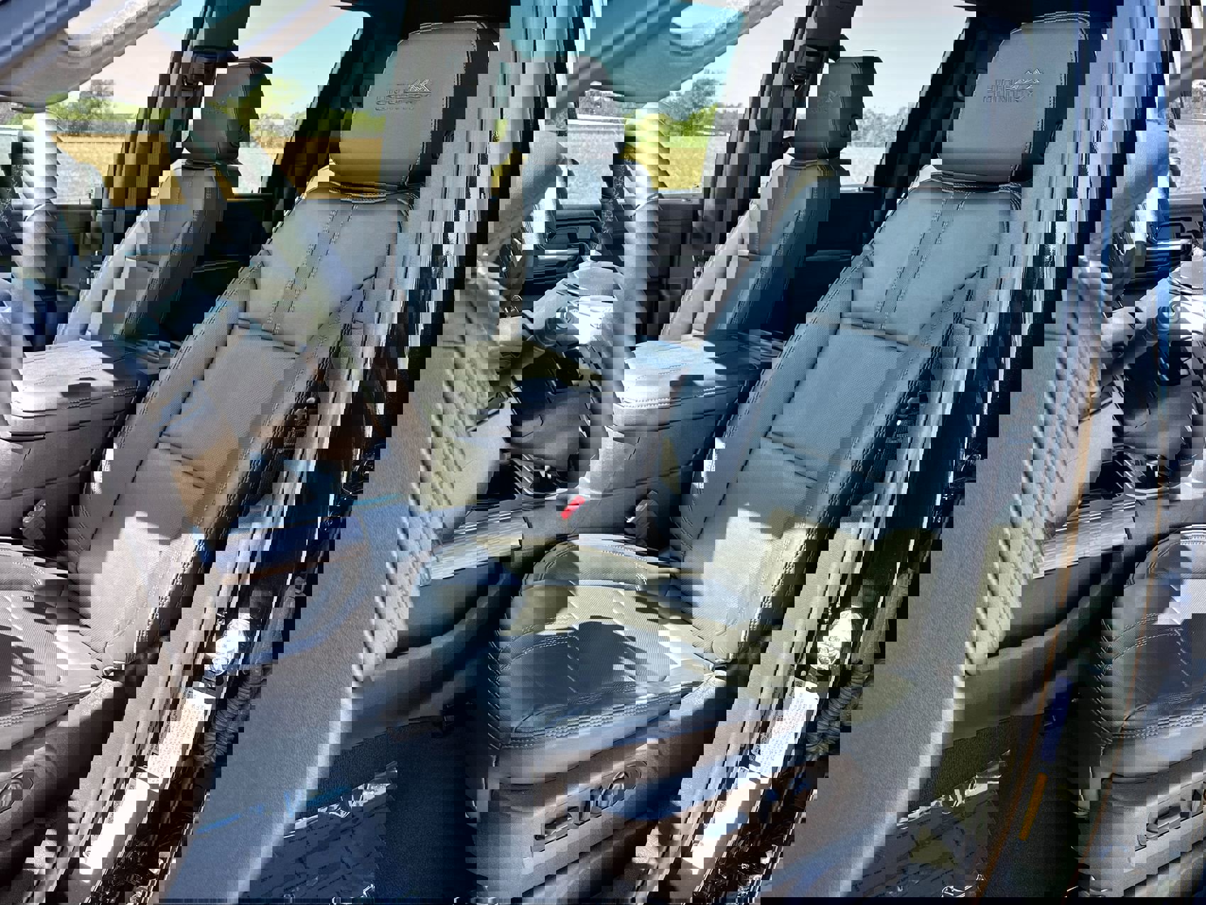 Used 2023 Chevrolet Silverado 3500 High Country w/ Snow Plow Prep/Camper Package image 11