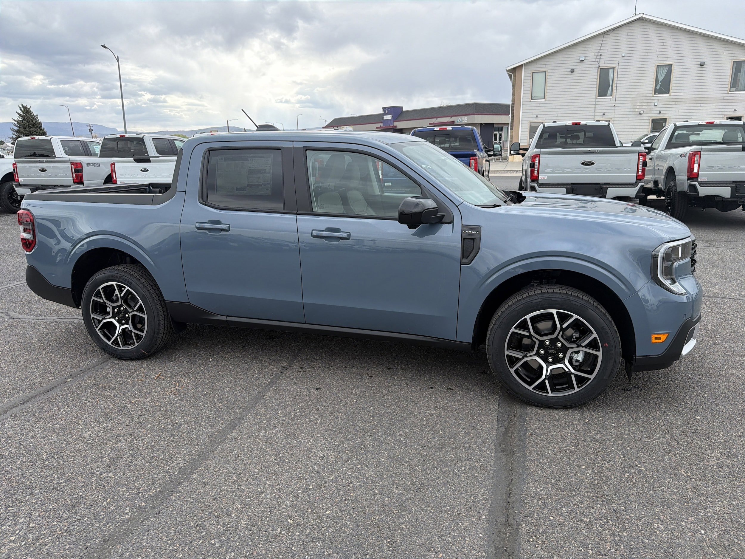 New 2026 Ford Maverick Lariat image 4