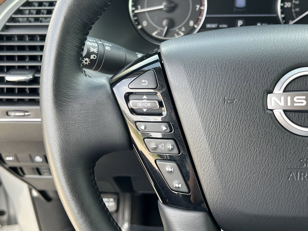 Certified 2024 Nissan Armada SL image 10